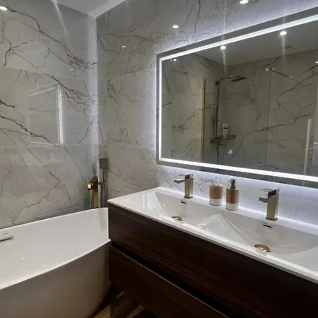 Juan Les Pins 24 Personn Near *