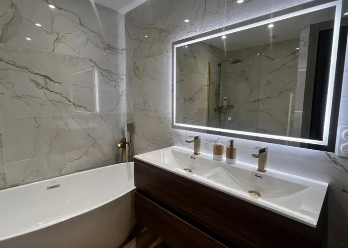 Juan Les Pins 24 Personn Near *