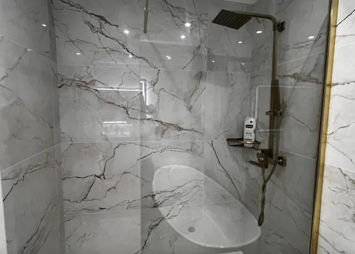 Juan Les Pins 24 Personn Near